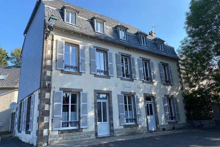 Gîte pour 6 personnes, avec jardin, animaux acceptés à Espinchal - 4