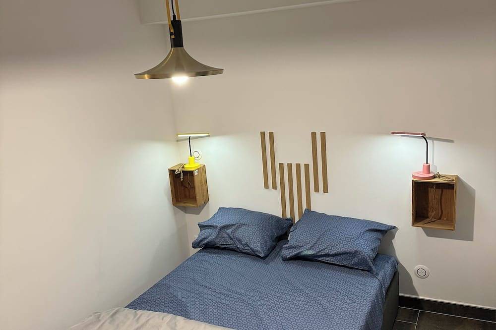 Entire apartment, Appartement 2 Pièces à 5min des Calanques de la Côte Bleue in Ensuès-la-Redonne, Istres region