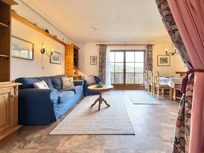 Ferienwohnung für 3 Personen, mit Balkon und Terrasse sowie Garten und Ausblick in Seeg