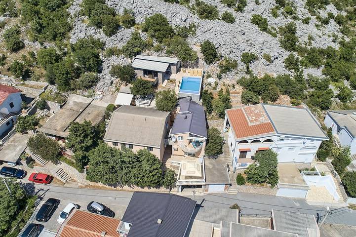 Ganze Wohnung, Apartmens Matea mit Infinity-Pool in Cesarica, Naturpark Velebit