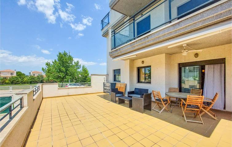 Apartamento vacacional entero, Apartamento ajardinado con piscina, aparcamiento y terraza in Panoramica Golf (Vinaros), San Jorge