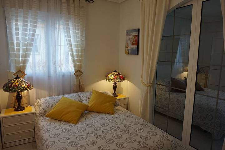 Location de vacances pour 6 personnes, avec balcon ainsi que jardin et piscine dans Playa Flamenca - 4