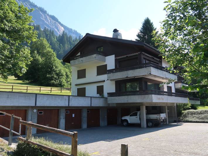 Ferienwohnung für 4 Personen, mit Balkon und Ausblick in Flims