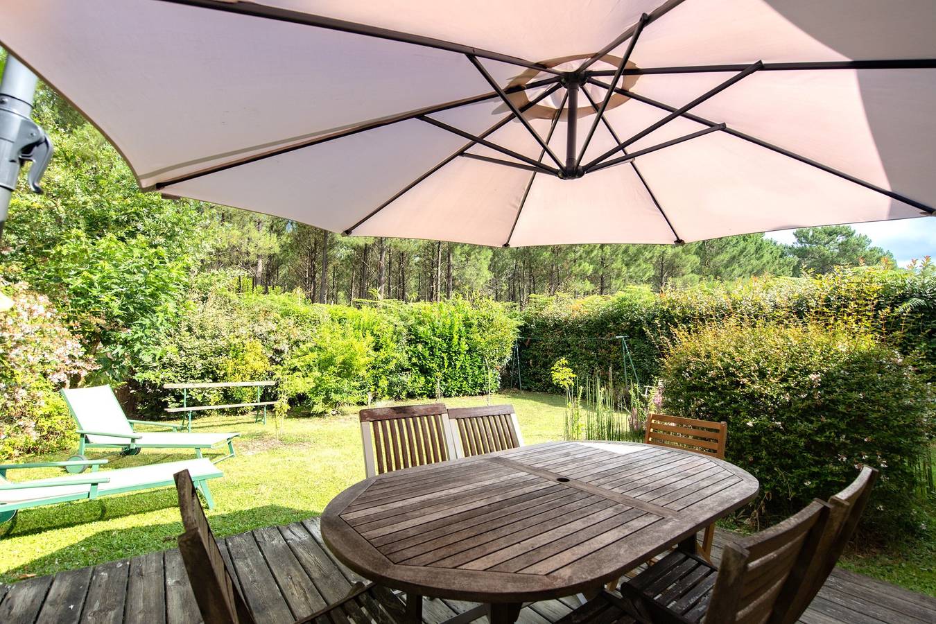Villa 'Maison Calme Et Vue Forêt' with Private Terrace and Wi-Fi in Andernos-les-Bains, Arcachon region
