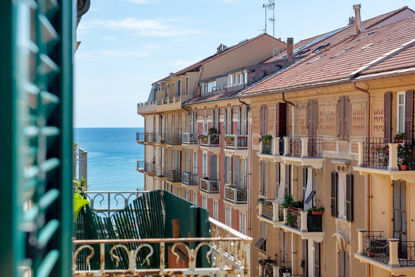 Apartamento entero, Apartamento 'Casa Alba La Casa Delle Coccole' con vistas al mar, Wi-Fi y aire acondicionado. in Savona (City), Savona