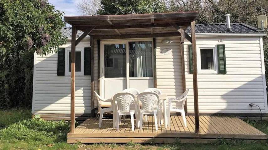Camping pour 4 personnes, avec piscine, animaux acceptés