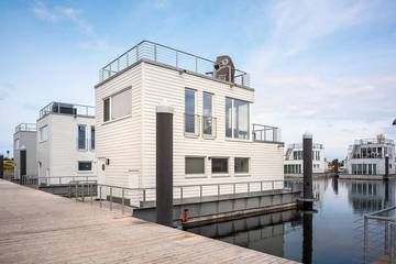Hausboot für 4 Personen, mit Balkon und Sauna in Schlei