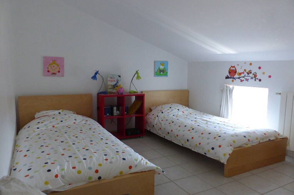 Large, tastefully renovated old house with elegant swimming pool.<br> in Saint-Marcel-d'Ardèche, Gorges de l’Ardèche