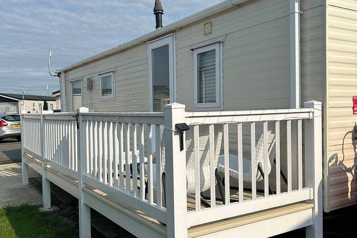 Mobil home pour 6 personnes, avec piscine ainsi que jardin et balcon - 1