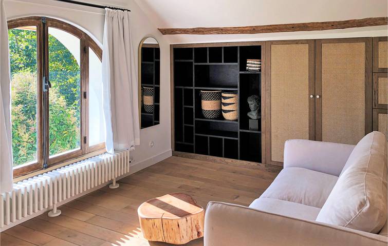 Retiro en Aincourt con WiFi, TV, recarga de vehículos eléctricos y spa al aire libre in Saint-Cyr-en-Arthies, Parque natural regional del Vexin Francés