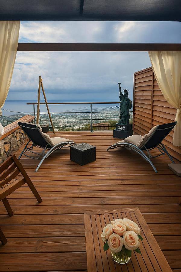 Gîte pour 3 personnes, avec terrasse ainsi que vue et jardin, animaux acceptés dans Sainte-Clotilde - 4