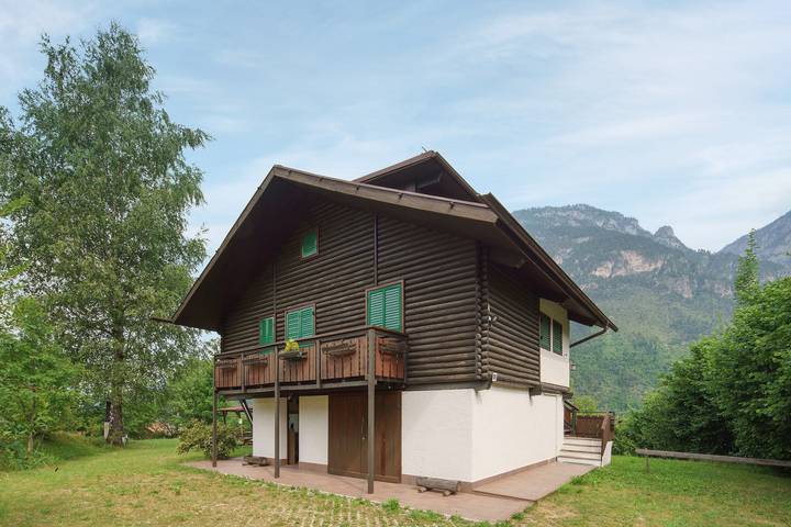 Appartamento 'Camera e Giardino Altavista Mia' con Vista Montagna, Terrazza Privata e Wi-Fi in Ziano di Fiemme, Dolomiti Superski