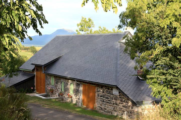 Gîte pour 12 personnes, avec Terrasse et Jardin dans le Puy-de-Dôme