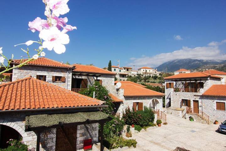 Hôtel pour 4 personnes, avec Balcon et Terrasse ainsi que Jacuzzi et Jardin