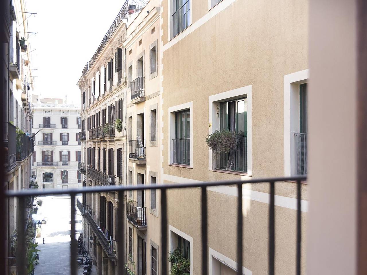 Entire holiday apartment, Deluxe One Bedroom Apartment in Barcelona Centre, Barcelona