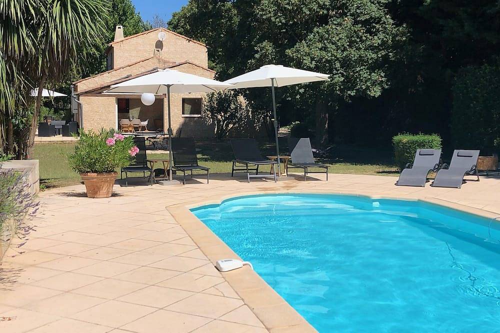 Comfortabel huis met zwembad en privé tennisbaan in het hart van de groene Provence in Saint-Maximin-la-Sainte-Baume, Brignoles region