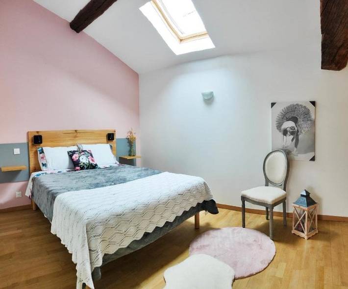 Location de vacances pour 3 personnes, avec piscine et jardin à Saint-Georges-de-Reneins