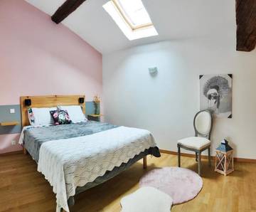 Chambre d’hôte pour 3 personnes, avec piscine et jardin à Saint-Georges-de-Reneins