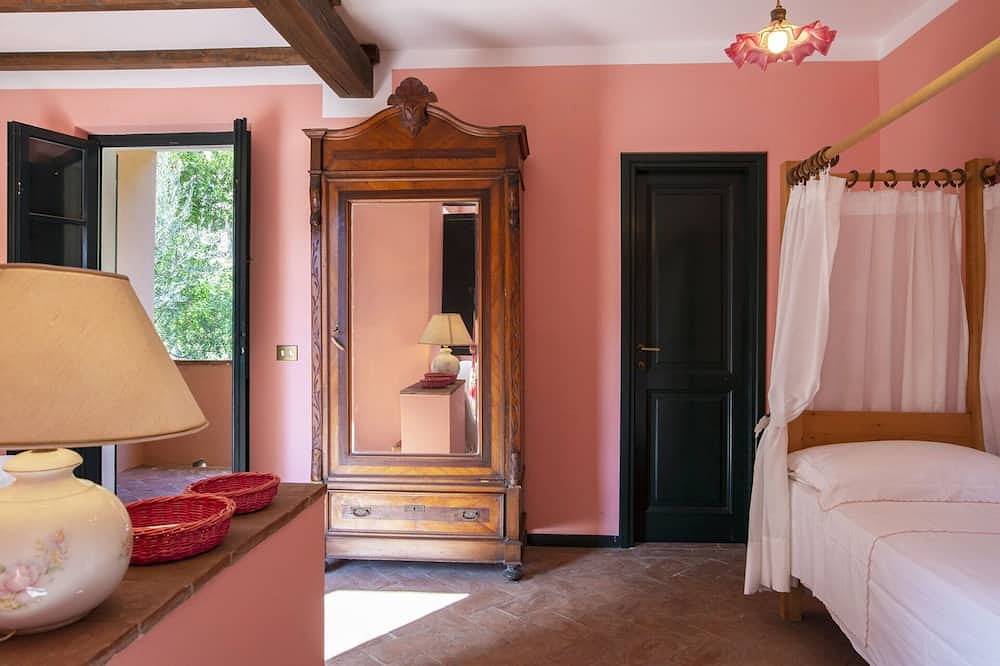 Villa in Literno with 4 bedrooms sleeps 10 in Marciana Marina, Elba