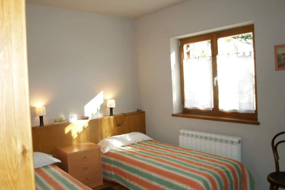 Prullans Ii - Fünf Schlafzimmer Haus, Schläft 10 in Prullans, Katalanische Pyrenäen
