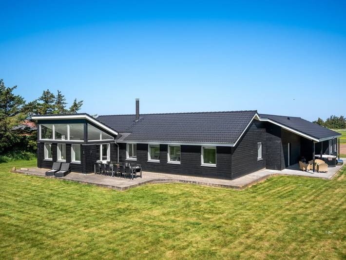 Ferienhaus für 14 Personen, mit Sauna und Whirlpool in Houvig