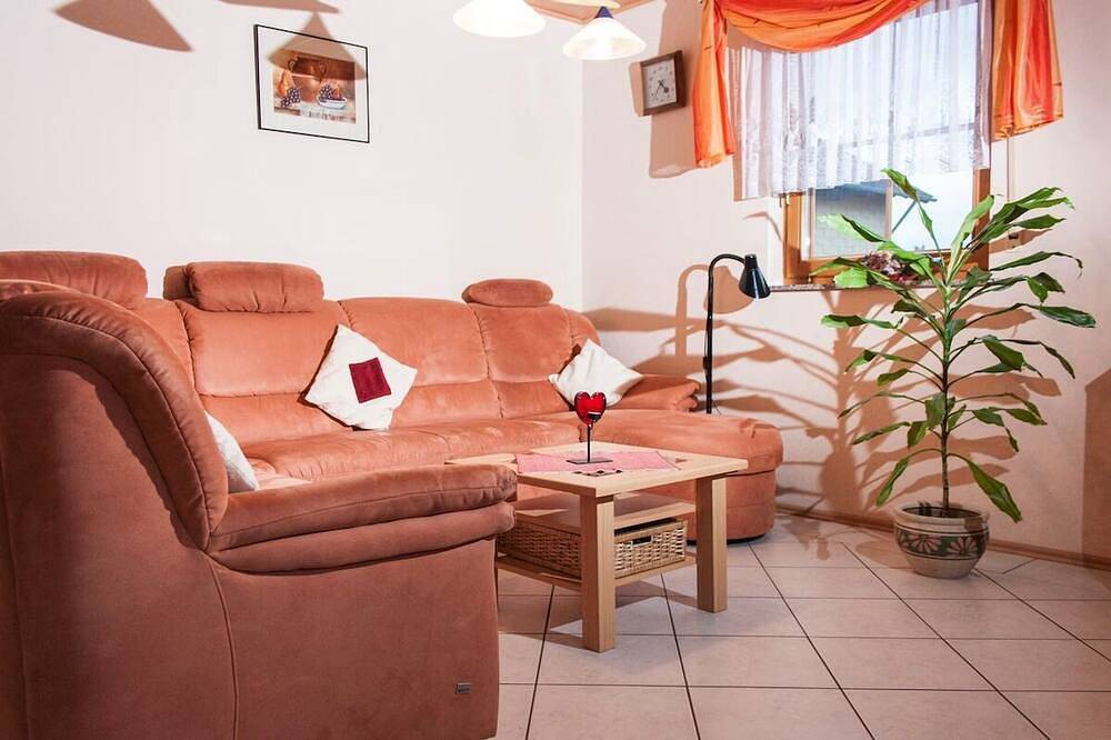 Geheel appartement, 3 Bedroom Apartment in Lissendorf in Lissendorf, Vulkaan-Eifel