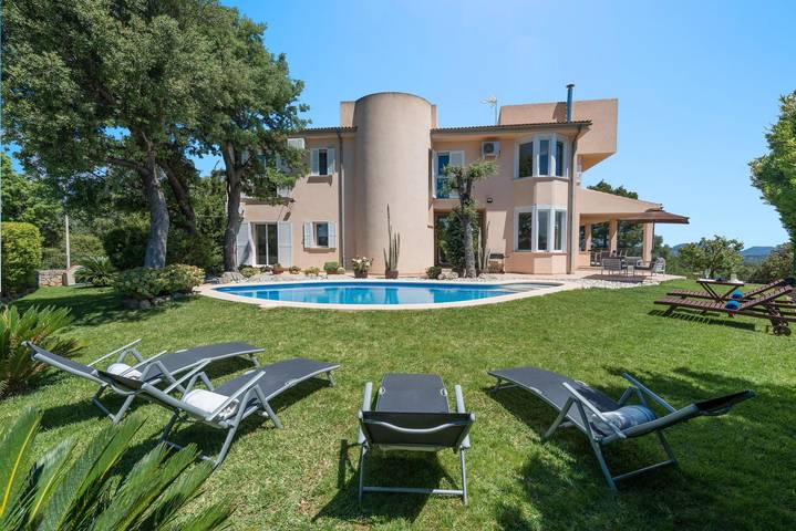 Villa für 8 Personen, mit Terrasse