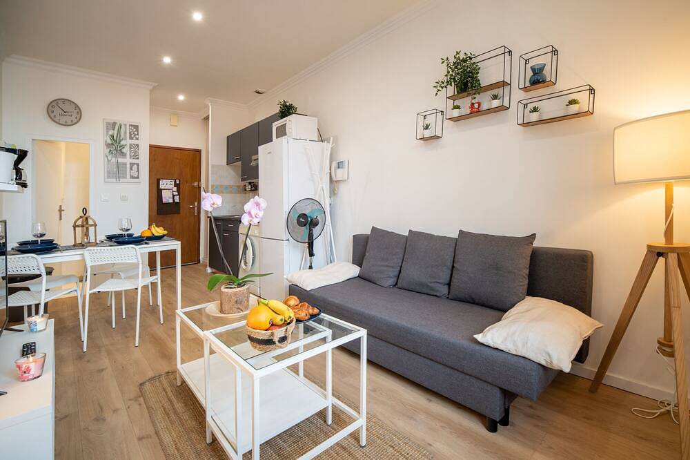 Geheel appartement, Lovely & Independant - Queen size bed, netflix, wifi in Lourdes, Hautes-Pyreneeën