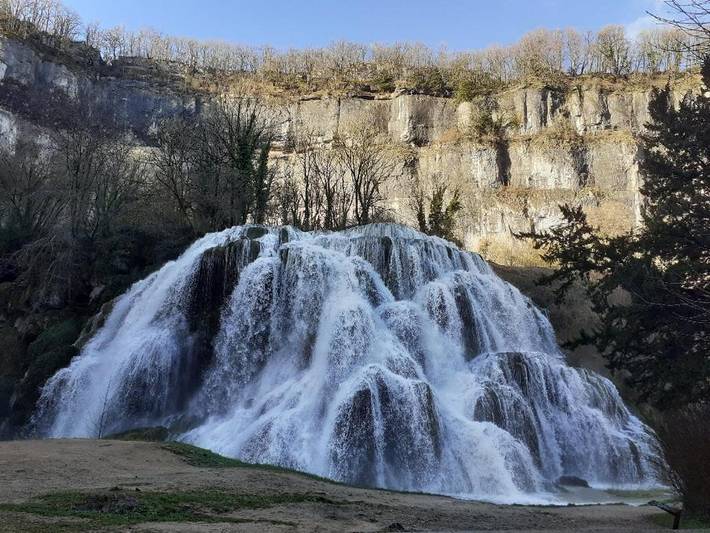 Location de vacances pour 4 personnes, avec Terrasse ainsi que Jardin et Vue à Baume-les-Messieurs - 3