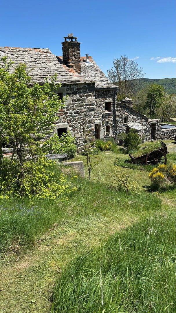 Gîte pour 25 personnes, avec jardin et jacuzzi, animaux acceptés