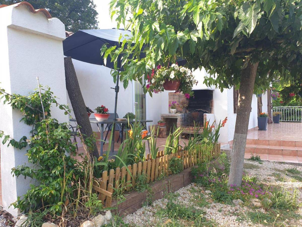 Double Room with Terrace in Saint-Martin-de-Brômes, Alpes-de-Haute-Provence