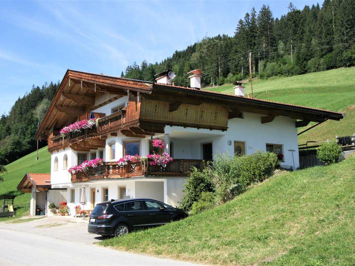 Vakantiewoning voor 5 personen, with Terras and Tuin as well as Uitzicht in Hart im Zillertal