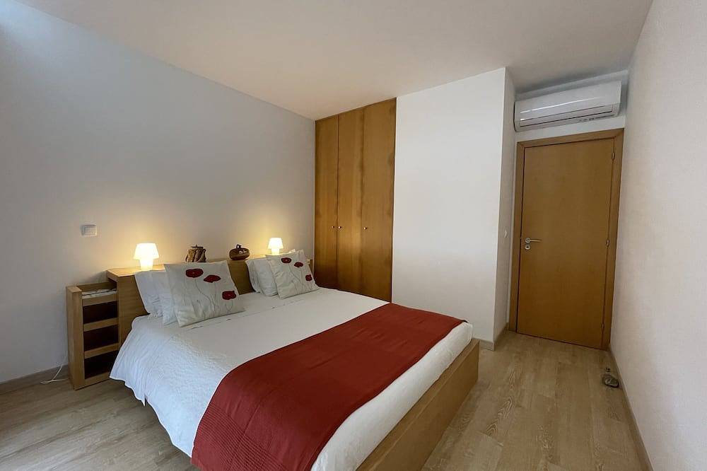 Geheel appartement, Apartment-Ensuite-Terrace-Furnas in Praia do Farol, Vila Nova de Milfontes