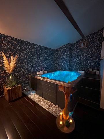 Cottage pour 2 personnes, avec jacuzzi et jardin à Châteauneuf-sur-Isère