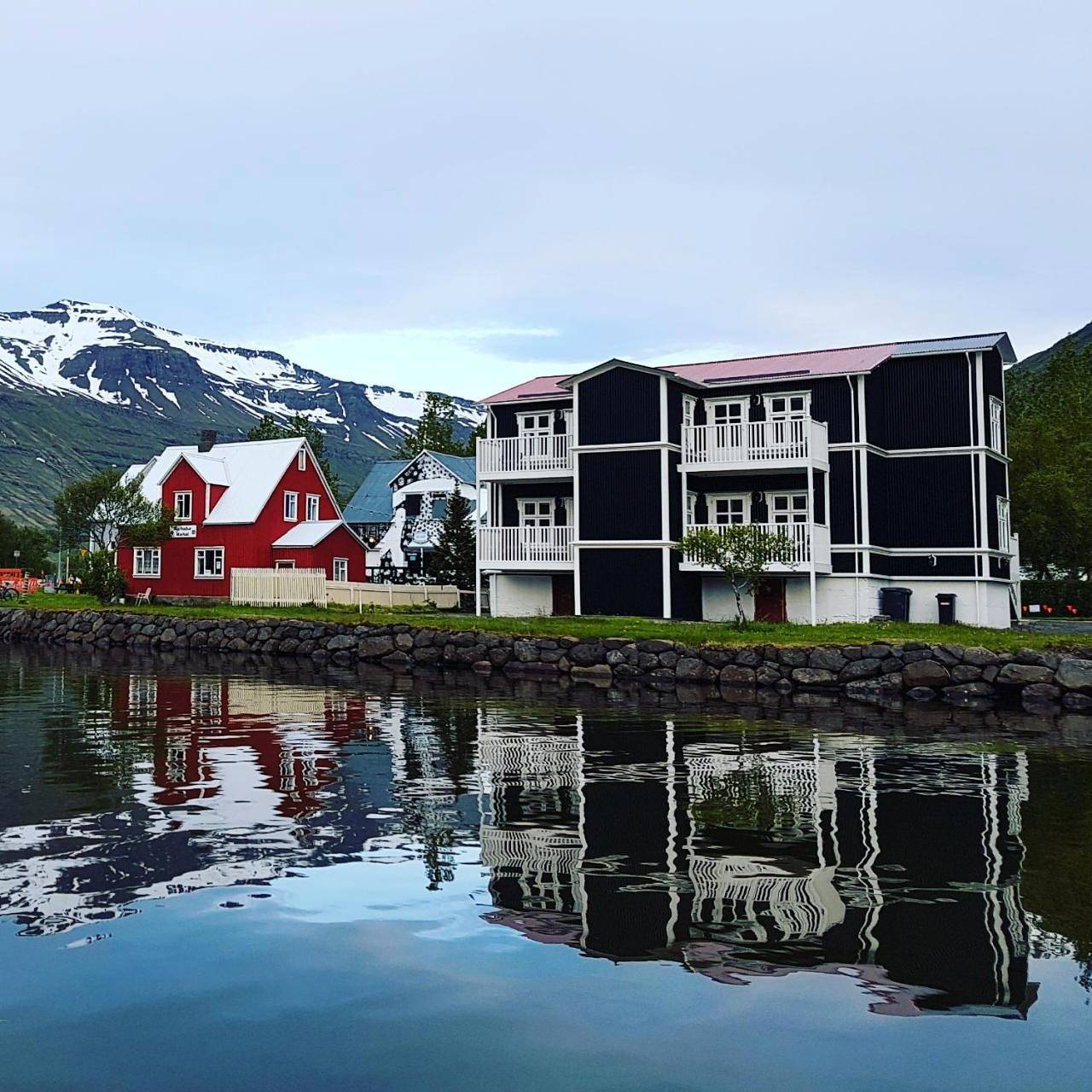 Við Lónið Guesthouse in Seyðisfjörður, Austurland