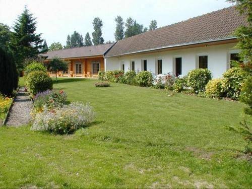 Hôtel pour 3 personnes, avec jardin ainsi que balcon et vue à Marconne - 2