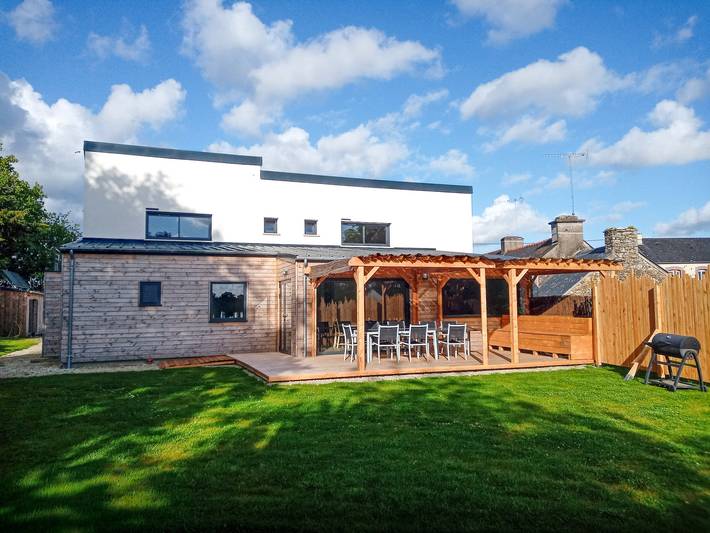 Gîte pour 15 personnes, avec terrasse et jardin