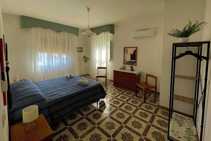 Ganze Wohnung, Pinnìga's House with majestic sea views in Santa Maria Navarrese, Baunei