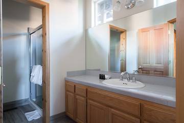 Log Cabin for 10 Guests in Truckee, Donner Lake, Picture 4