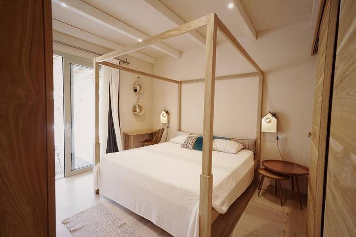 Maison d’hôte pour 2 personnes, avec Terrasse et Jardin ainsi que Piscine et Vue