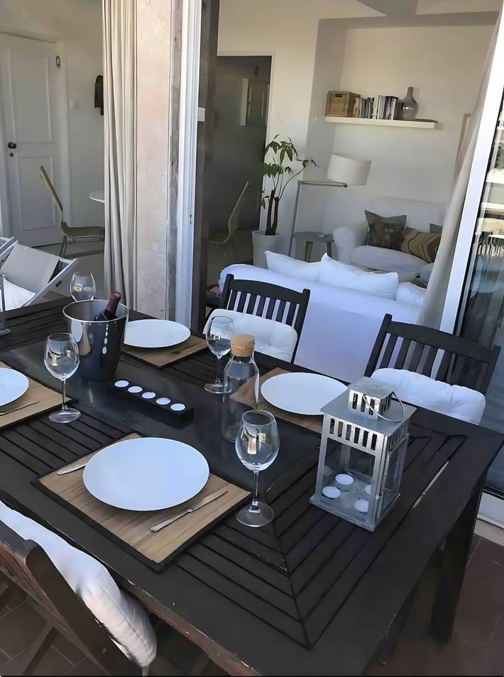 Apartamento inteiro, Apartamento 'Panoramic Faro' com Vista Mar, Wi-Fi e Ar Condicionado in São Pedro (Faro), Faro (Sé e São Pedro)