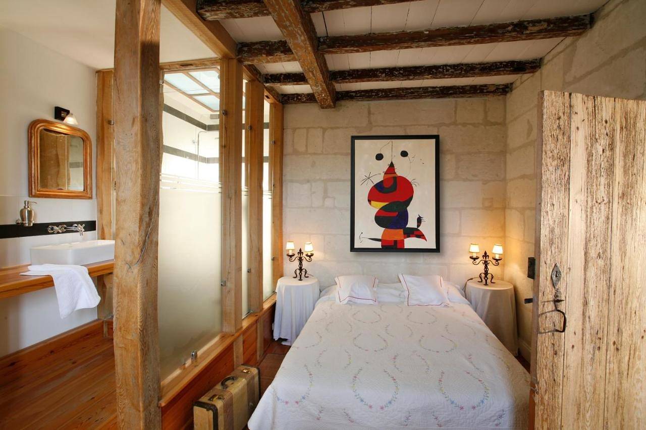 La Porte Rouge - The Red Door Inn in Saintes, Région de Saintes