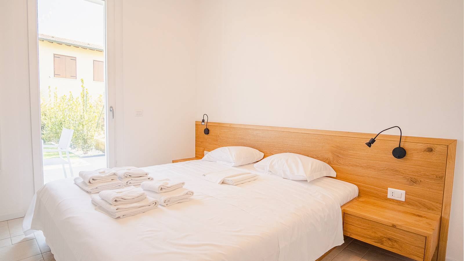 Ganze Wohnung, Ferienwohnung für 4 Personen mit Pool in Padenghe sul Garda, Gardasee-Berge