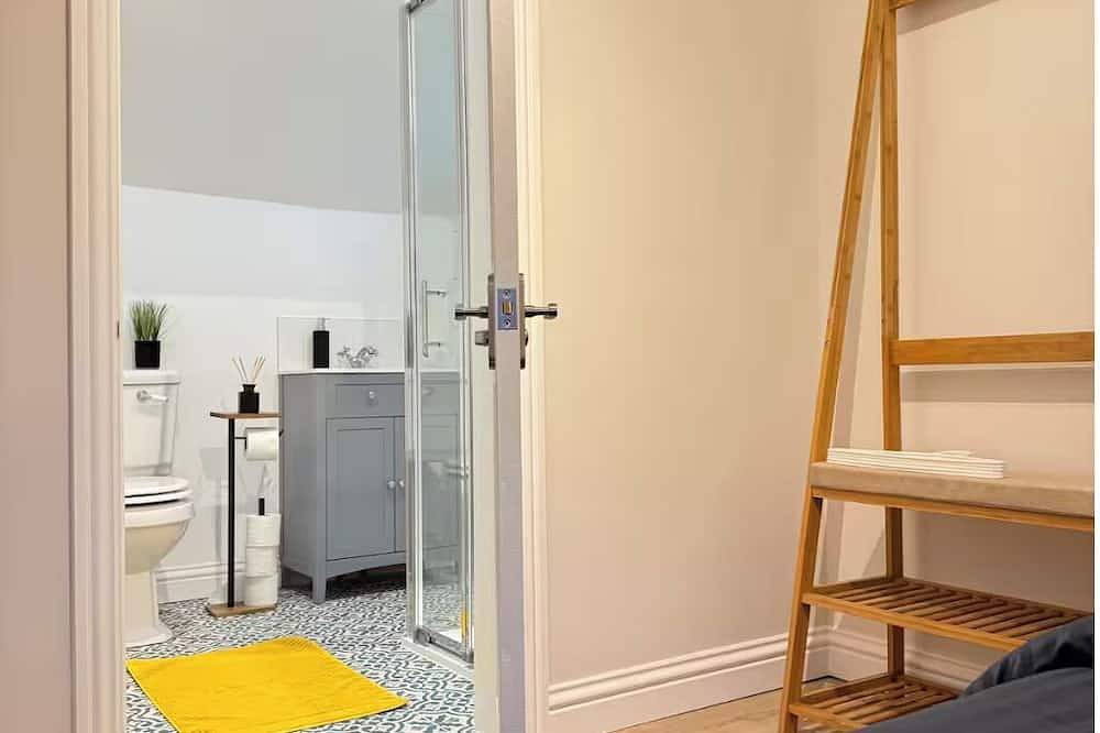 April Cottage - family sized home- pet friendly in Eastbourne, East Sussex