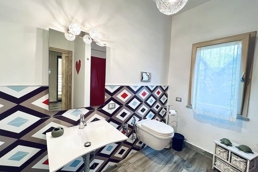 Ivana's house- Beautiful Villa just a few minutes from the sea and the airport! in Carini, Palermo Province