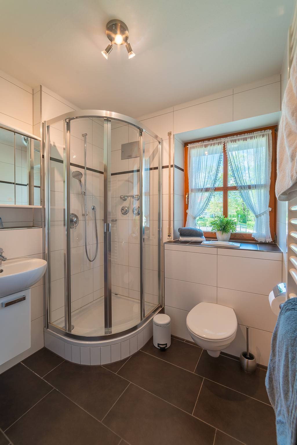 Ganze Ferienwohnung, Ferienwohnung Unternberg inkl. Chiemgaukarte - Ferienwohnung Unternberg 58qm Balk., Küche, 1 Schlafzimmer, 1 Wohnschlafz., 2 P. in Ruhpolding, Bayerische Alpen