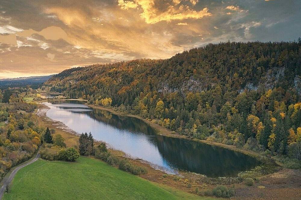 Gîte pour 15 Personnes dans Étival (Jura), Parc naturel régional du Haut-Jura