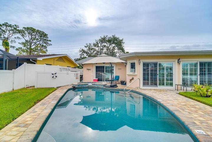 Dom dla 8 osób, z taras i jacuzzi oraz basen w Largo