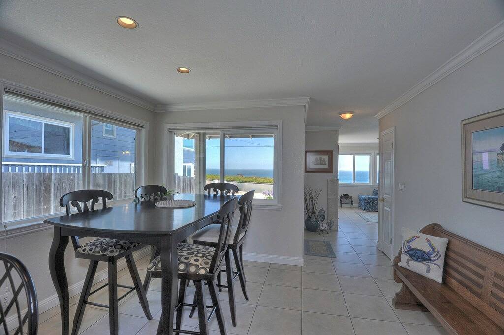 Westseite Santa Cruz Absolute Ocean Front Einfamilienhaus Sommer Verfügbarkeit in Santa Cruz, Santa Cruz County