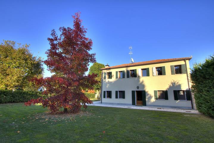 Ganze Wohnung, Ferienwohnung für 6 Personen mit Garten in Stra, Venedig Provinz